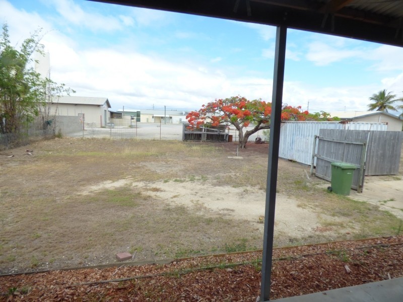 27 Don Street, Bowen QLD 4805