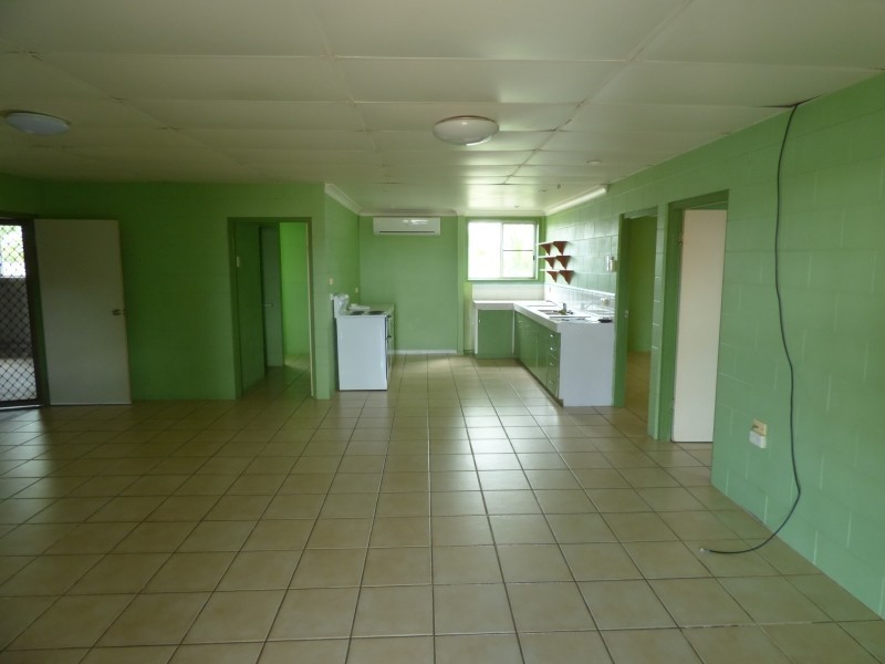 27 Don Street, Bowen QLD 4805