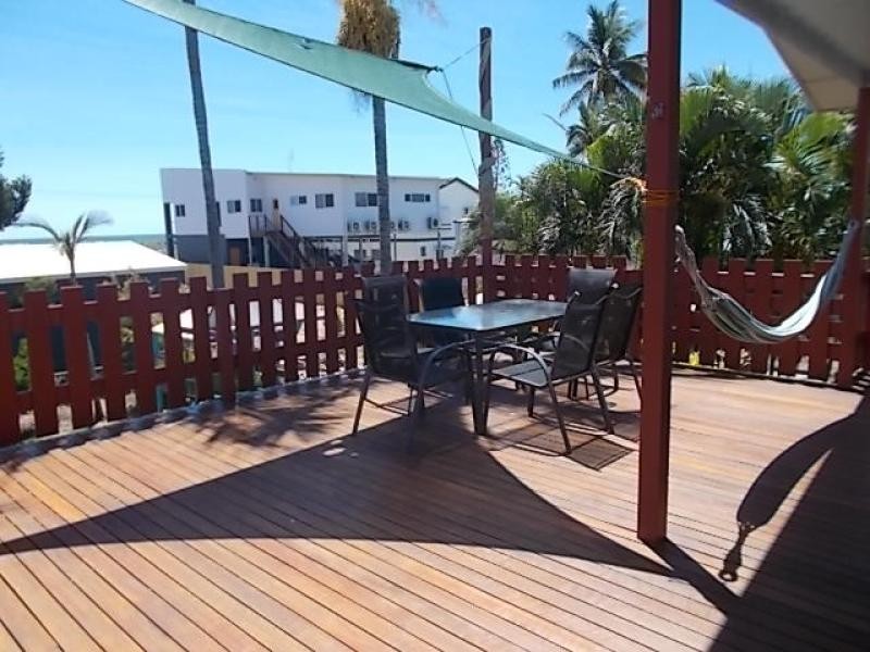 Chevron Island QLD 4217