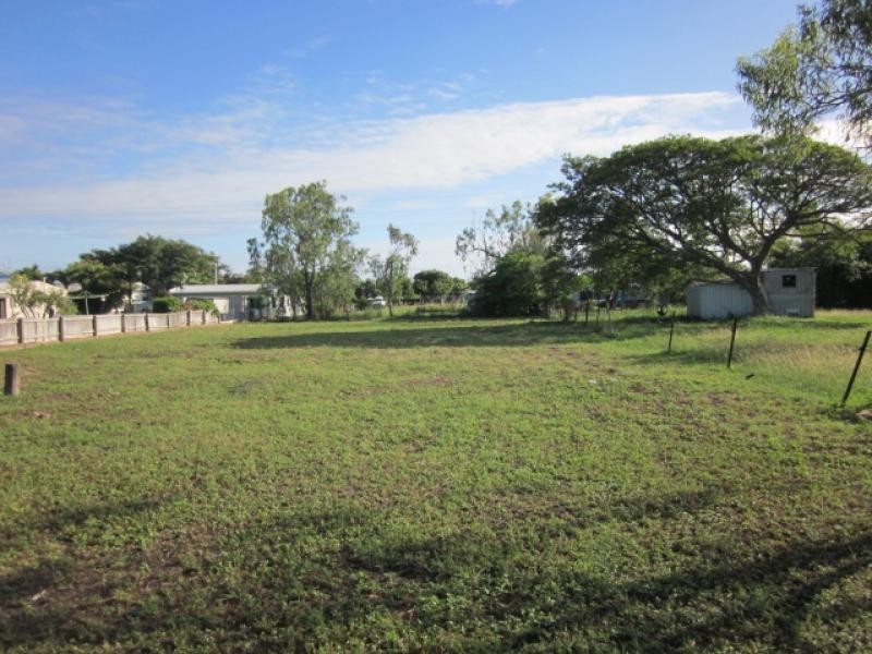 50 Lascelles Street, Bowen QLD 4805
