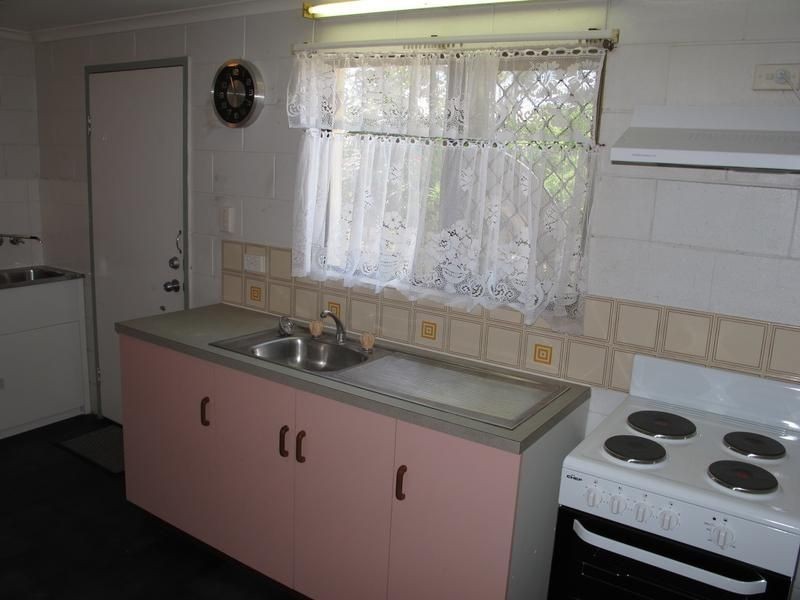 8/2A Powell St, Bowen QLD 4805