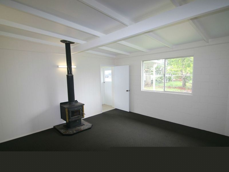 7 Flinders Street, Monto QLD 4630