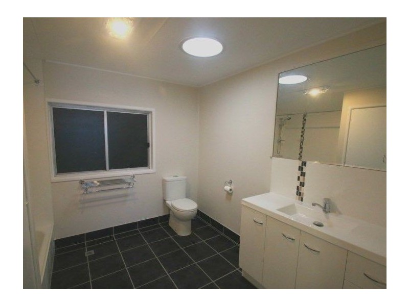 7 Flinders Street, Monto QLD 4630