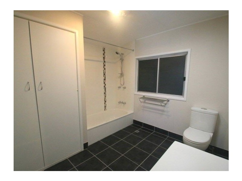 7 Flinders Street, Monto QLD 4630