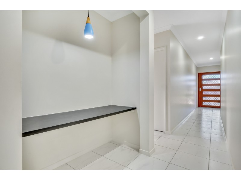 7 Palatial Crescent, Griffin QLD 4503