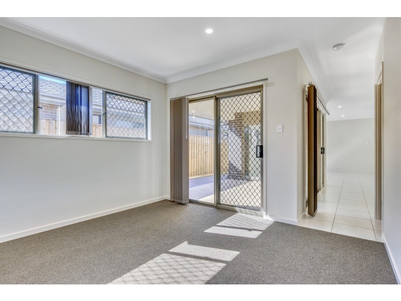 7 Palatial Crescent, Griffin QLD 4503