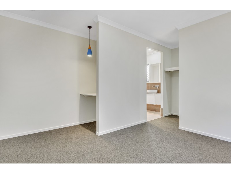 7 Palatial Crescent, Griffin QLD 4503