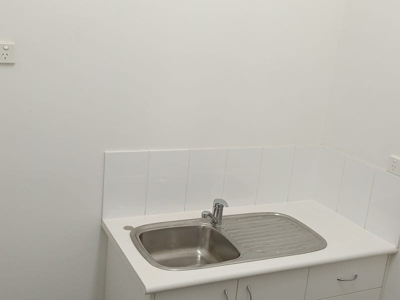 11 Pine Mountain Road, North Ipswich QLD 4305