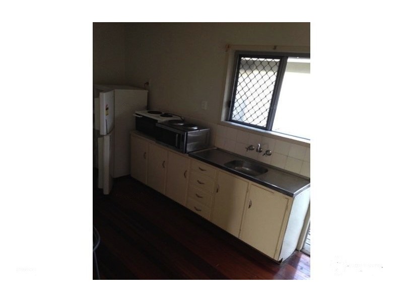 90 Denison Street, Rockhampton QLD 4700