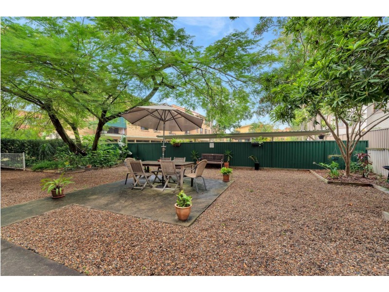 4/34 Imperial Parade, Labrador QLD 4215