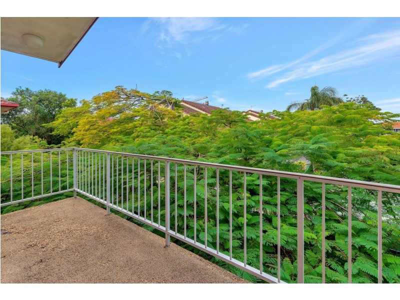 4/34 Imperial Parade, Labrador QLD 4215