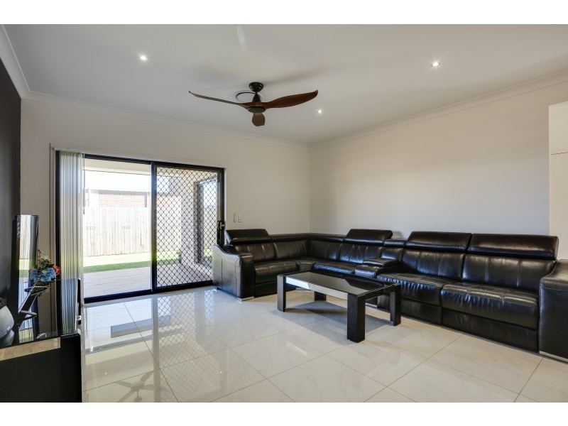 15 Invergarry Circuit, Heathwood QLD 4110