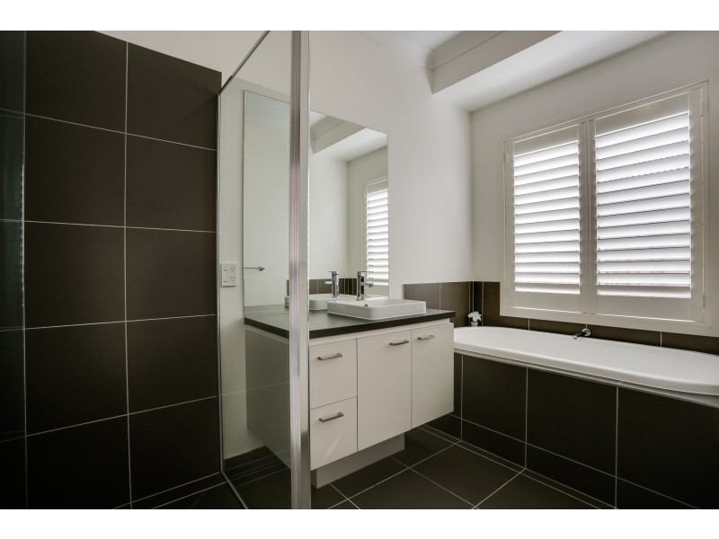 15 Invergarry Circuit, Heathwood QLD 4110