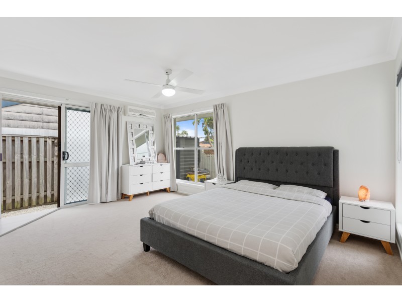 39 Ashbourne Terrace, Biggera Waters QLD 4216