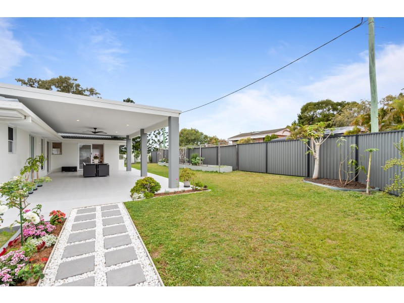 39 Ashbourne Terrace, Biggera Waters QLD 4216
