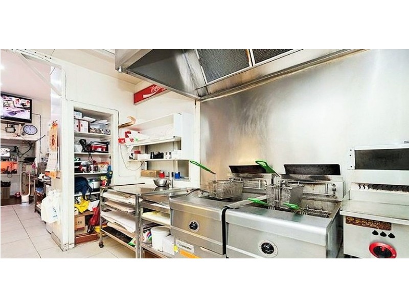 147 Blackstone Road, Silkstone QLD 4304