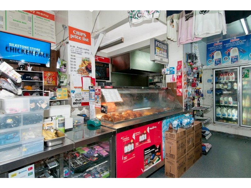 147 Blackstone Road, Silkstone QLD 4304