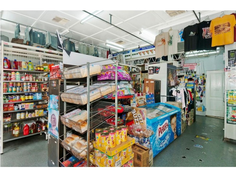 147 Blackstone Road, Silkstone QLD 4304