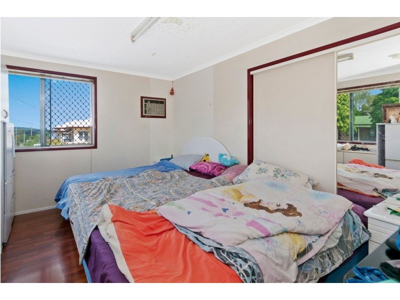 147 Blackstone Road, Silkstone QLD 4304