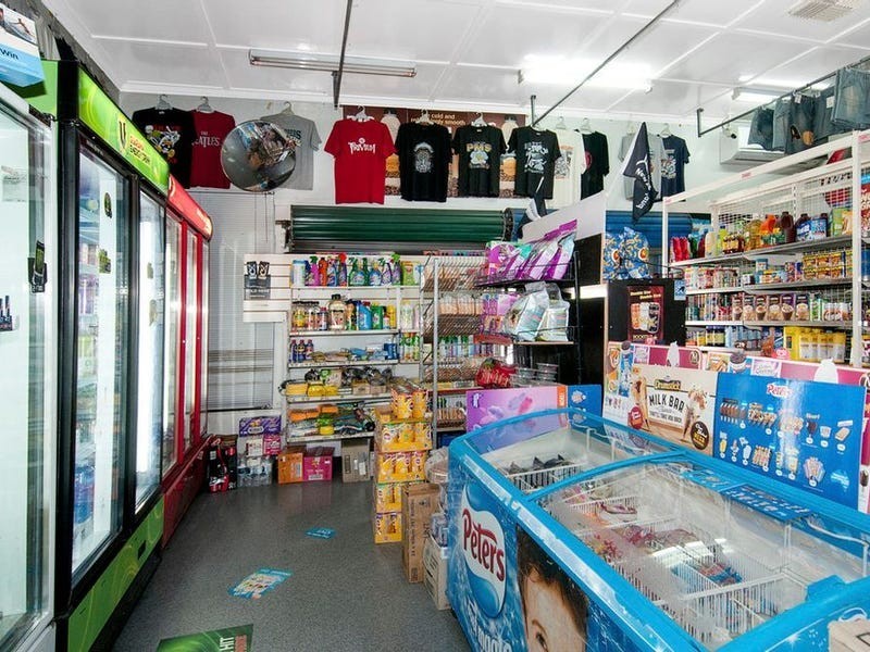 147 Blackstone Road, Silkstone QLD 4304