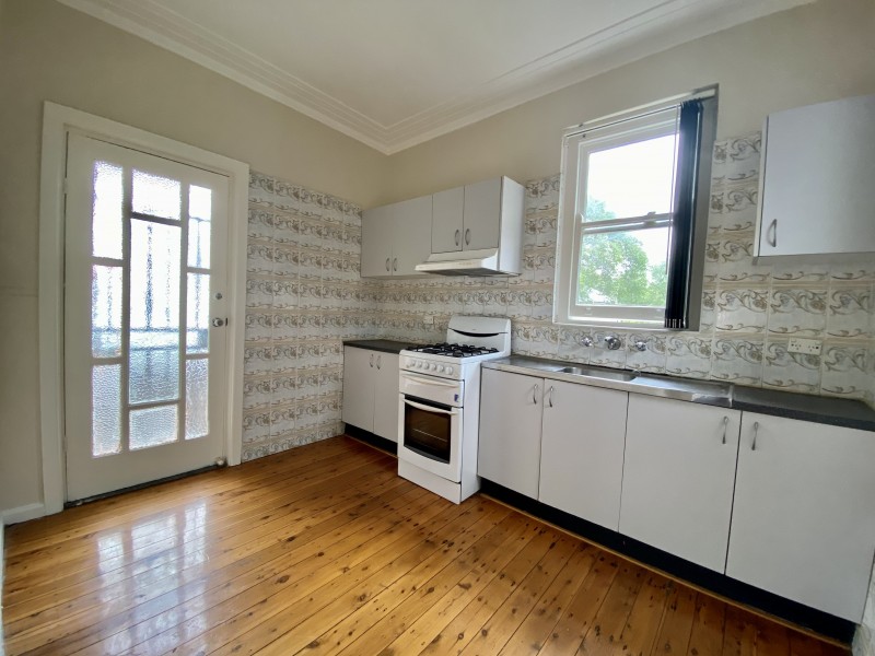 2/213 New Canterbury Road, Petersham NSW 2049