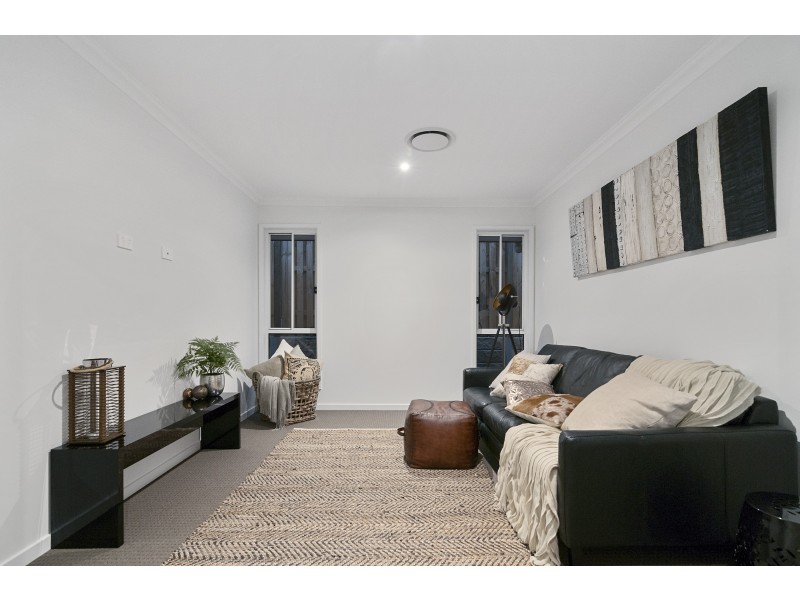 13 Sudbury Drive, Pimpama QLD 4209