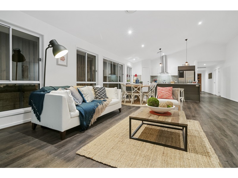 13 Sudbury Drive, Pimpama QLD 4209