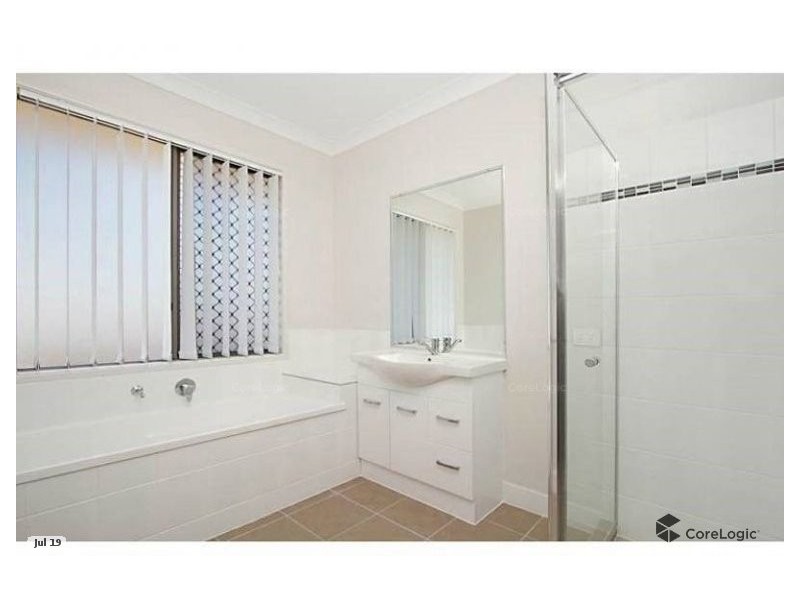 6 Figtree Court, Yamanto QLD 4305