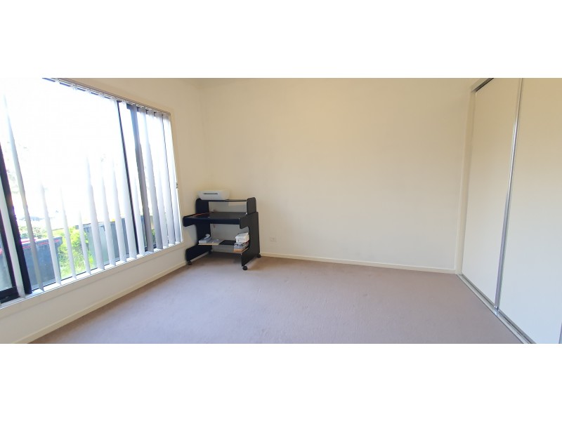 73 Sahi Crescent, Roxburgh Park VIC 3064