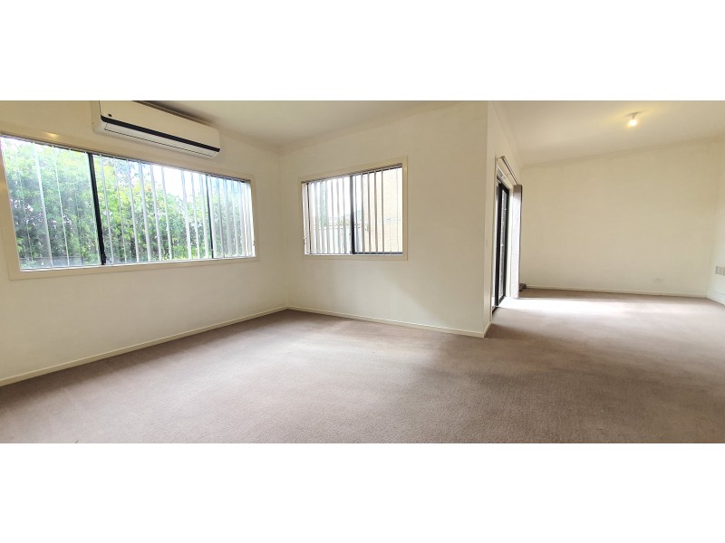 73 Sahi Crescent, Roxburgh Park VIC 3064