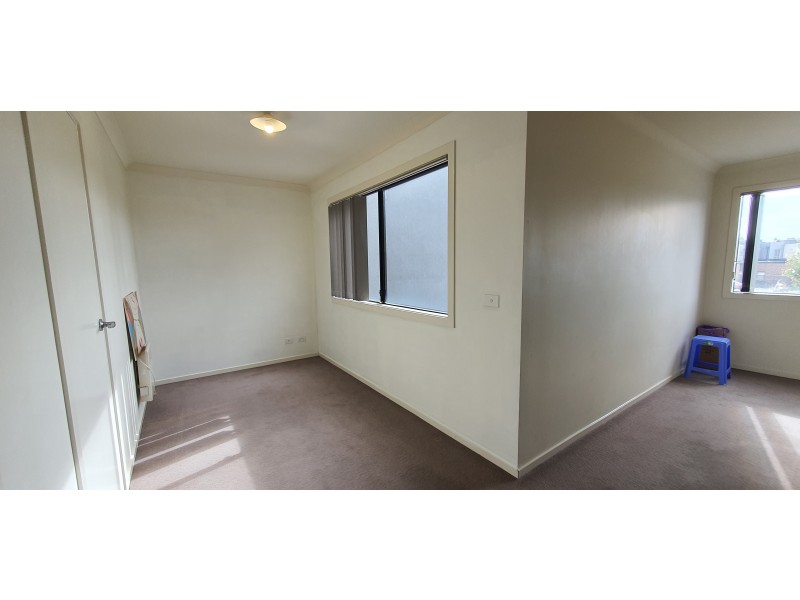 73 Sahi Crescent, Roxburgh Park VIC 3064