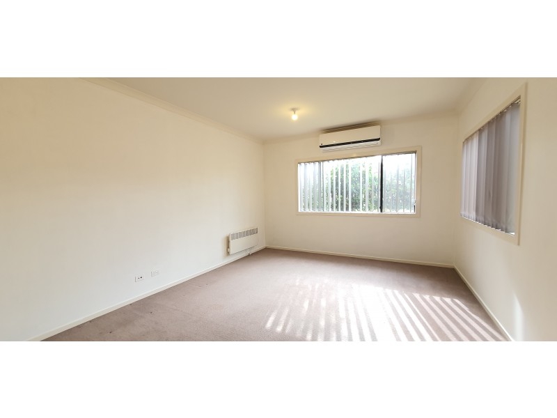 73 Sahi Crescent, Roxburgh Park VIC 3064