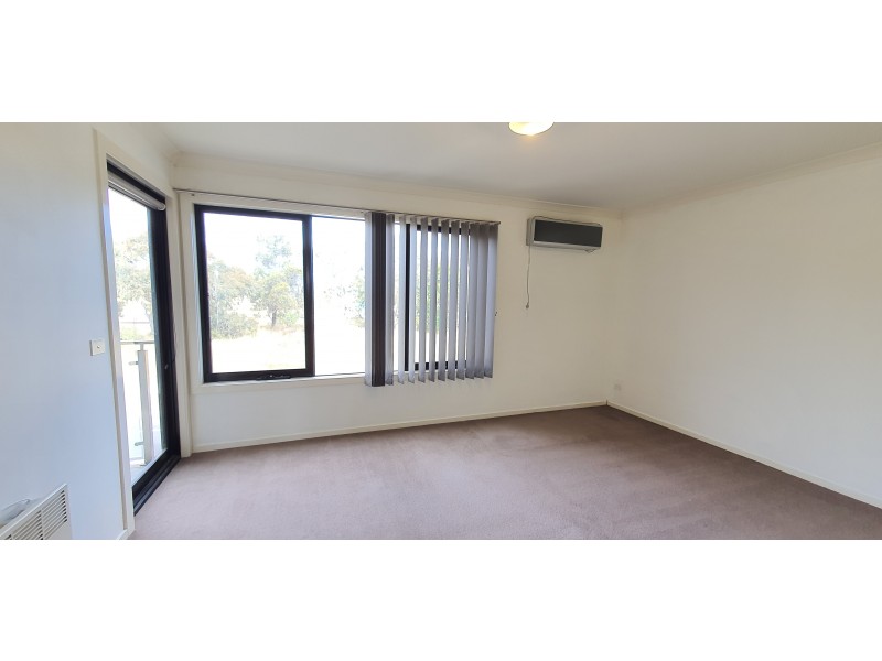 73 Sahi Crescent, Roxburgh Park VIC 3064