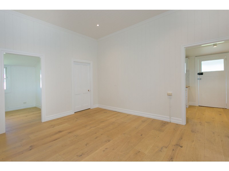 18 Holmes Street, North Ipswich QLD 4305