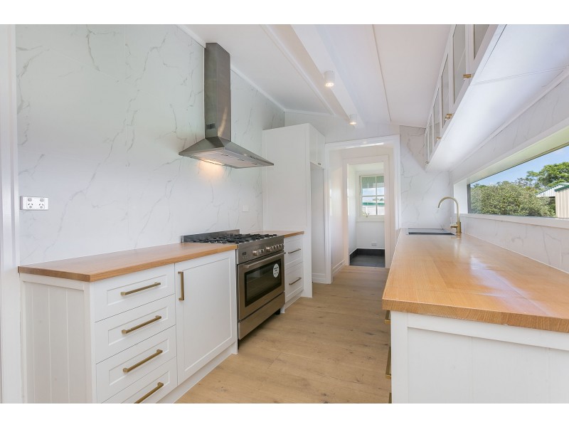 18 Holmes Street, North Ipswich QLD 4305