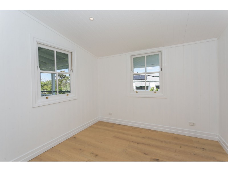 18 Holmes Street, North Ipswich QLD 4305