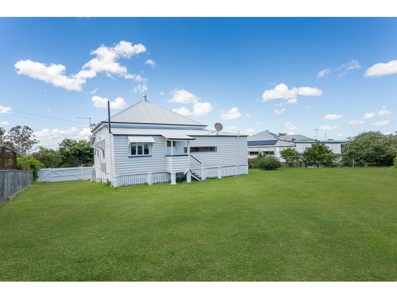 18 Holmes Street, North Ipswich QLD 4305