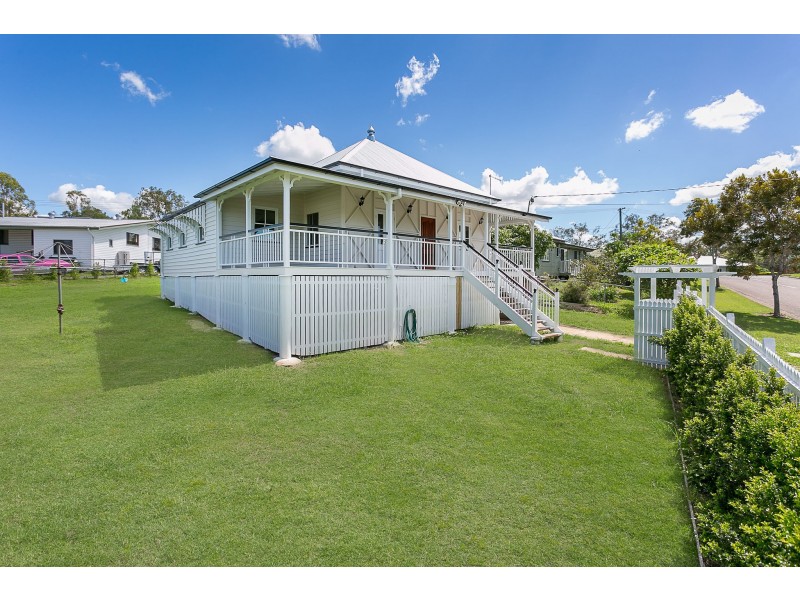 18 Holmes Street, North Ipswich QLD 4305