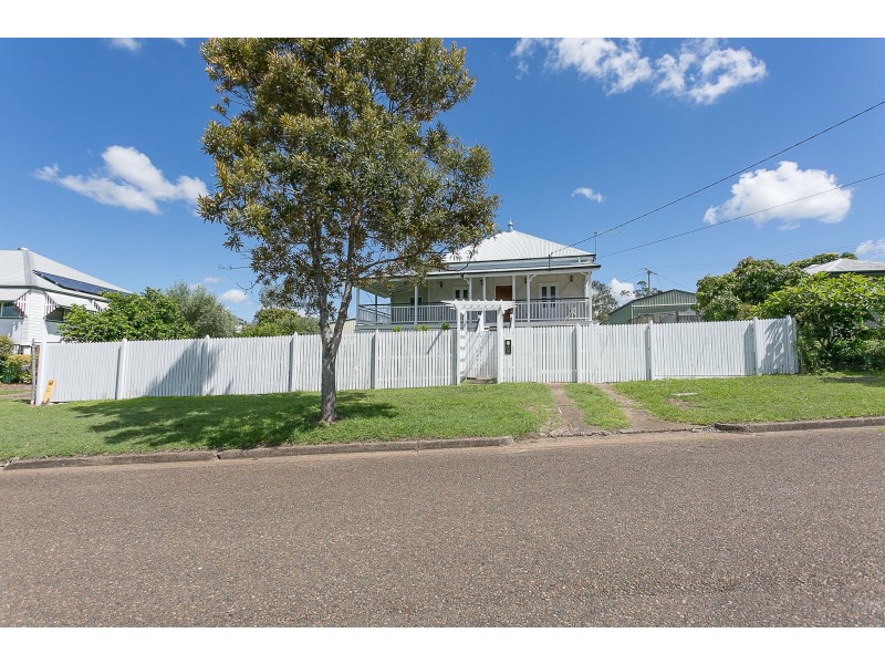 18 Holmes Street, North Ipswich QLD 4305