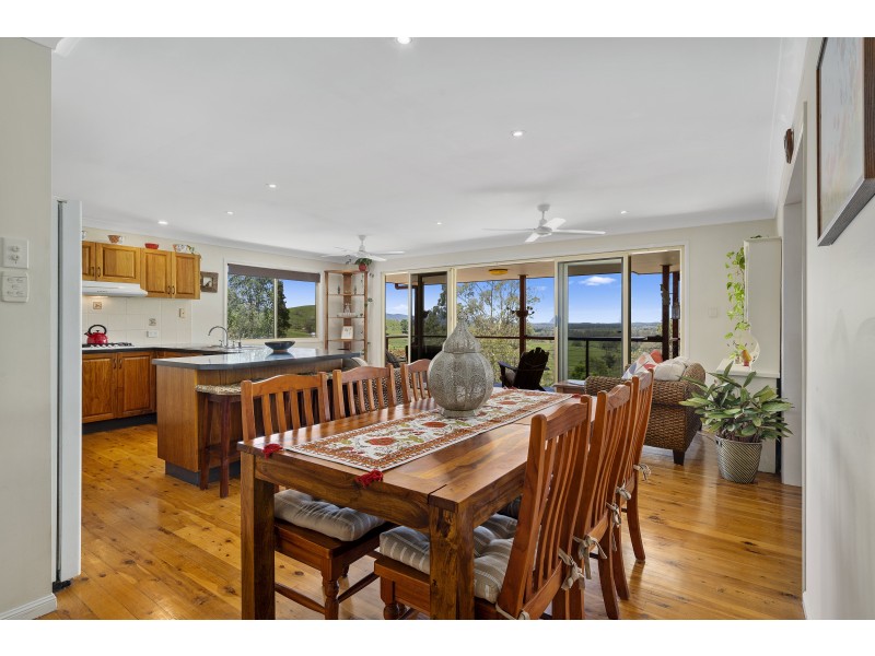 43 Axelsen Drive, Villeneuve QLD 4514