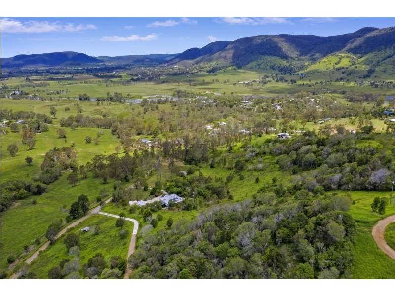 43 Axelsen Drive, Villeneuve QLD 4514