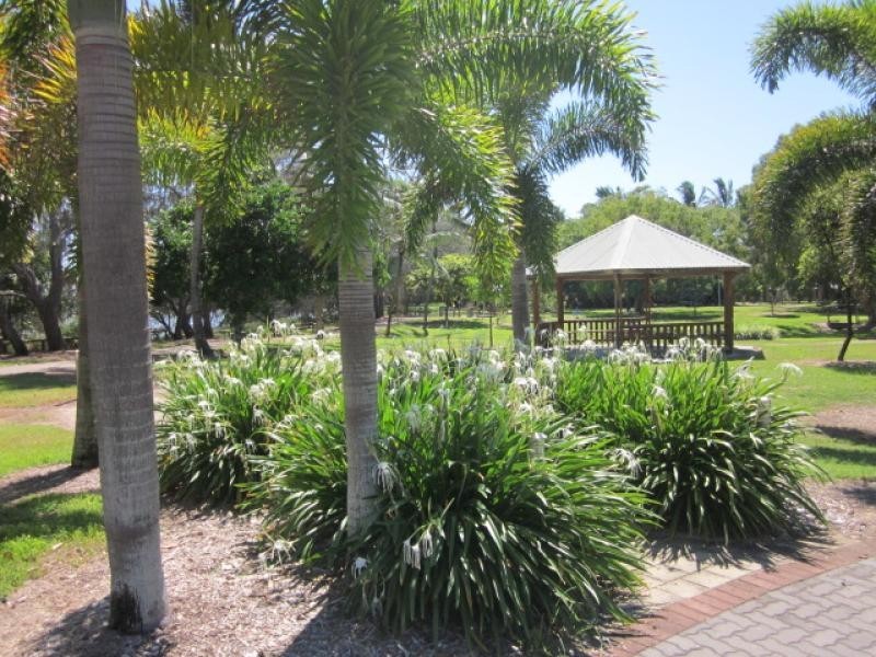 17 Wattle Crescent, Bowen QLD 4805