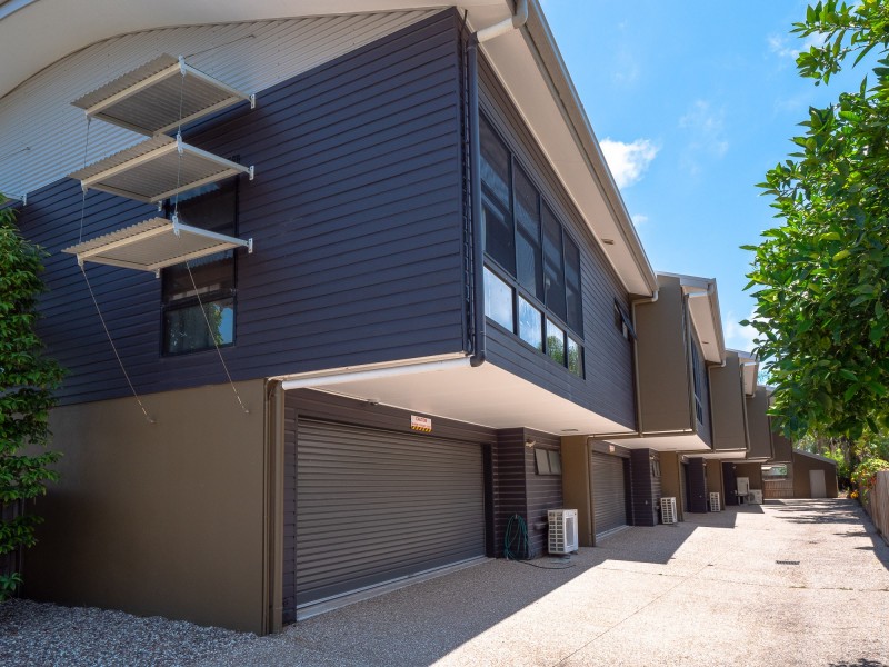 2/190 Cypress Street, Urangan QLD 4655