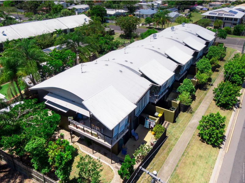 2/190 Cypress Street, Urangan QLD 4655