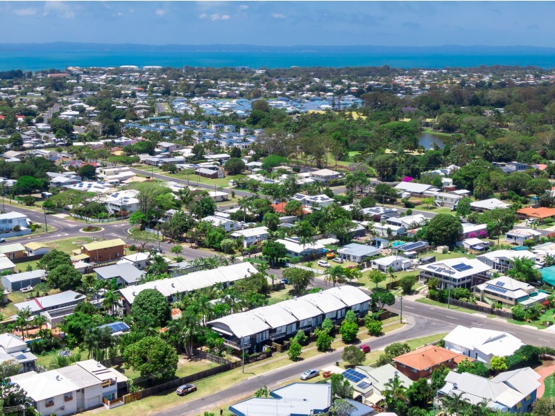2/190 Cypress Street, Urangan QLD 4655