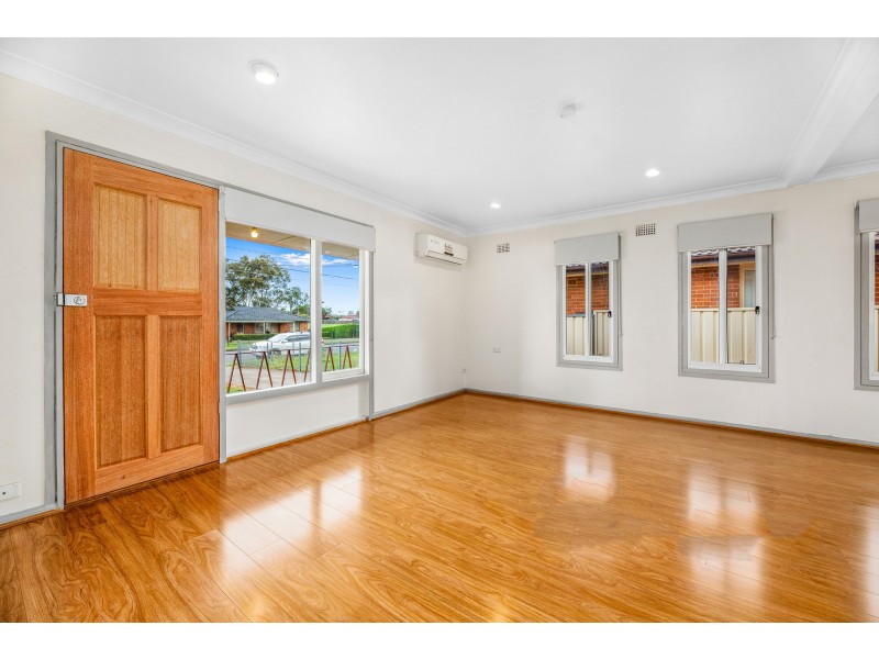 26 Copeland Road, Lethbridge Park NSW 2770