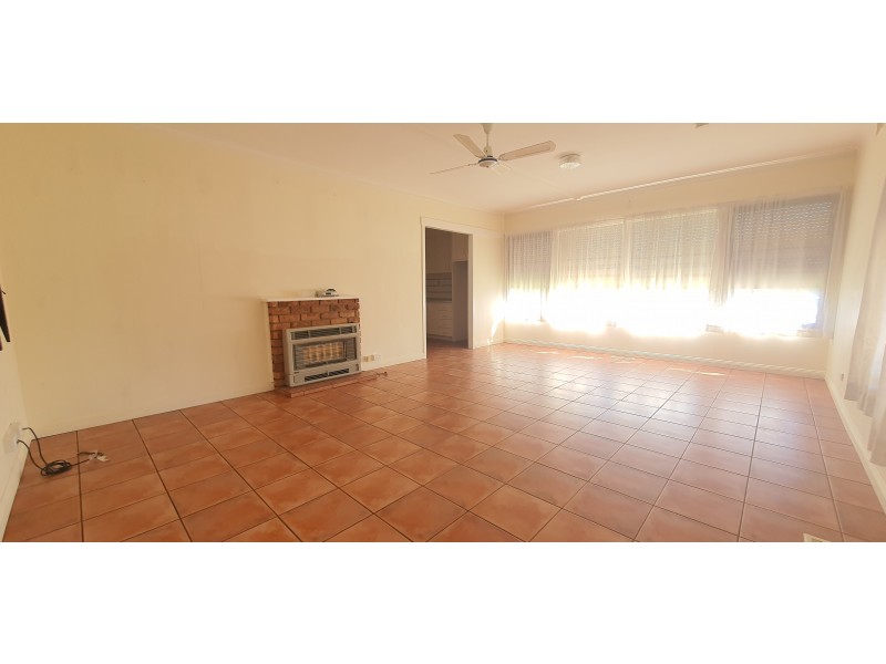 8 Gosford Crescent, Broadmeadows VIC 3047