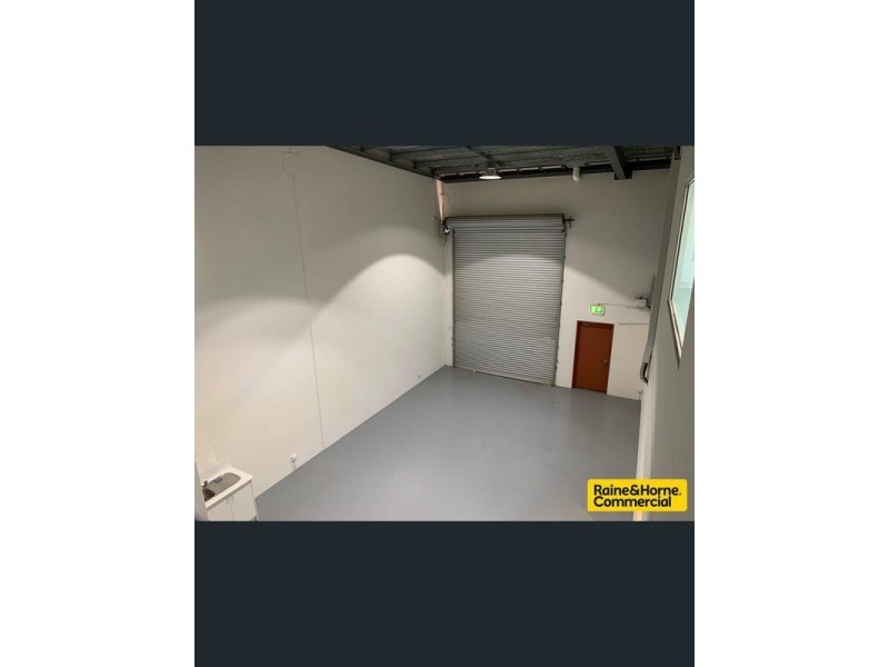 1/8 Hurley Street, Canning Vale WA 6155