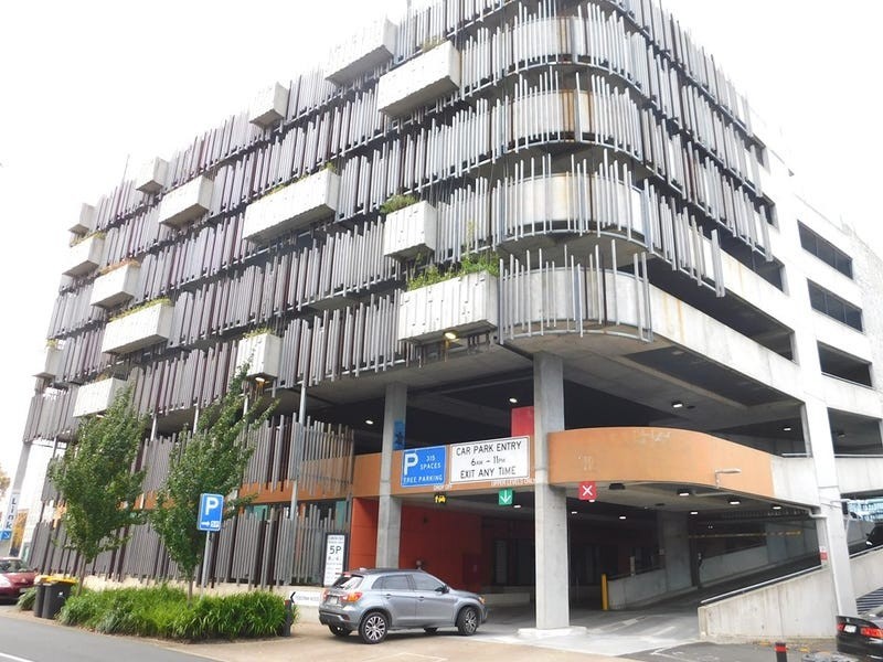 4 Railway Parade North, Glen Waverley VIC 3150