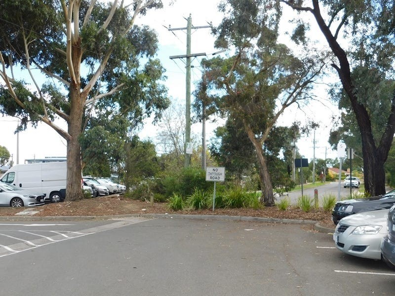 4 Railway Parade North, Glen Waverley VIC 3150